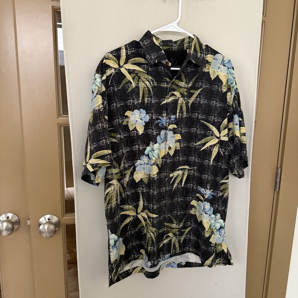 Tommy Bahama Men's Medium Floral 100% Silk‎ Short Sleeve Button Up Shirt Top